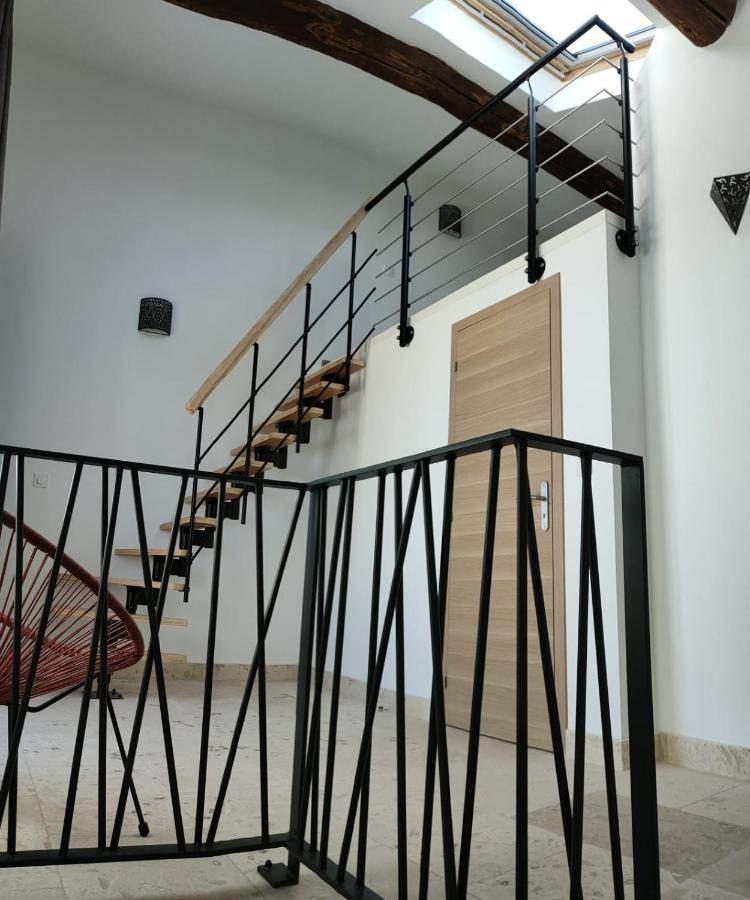 Appartement Dans Mas Provencal Arles Exterior photo